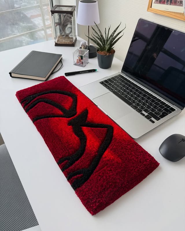 Red Spider Tufted Desk Rug