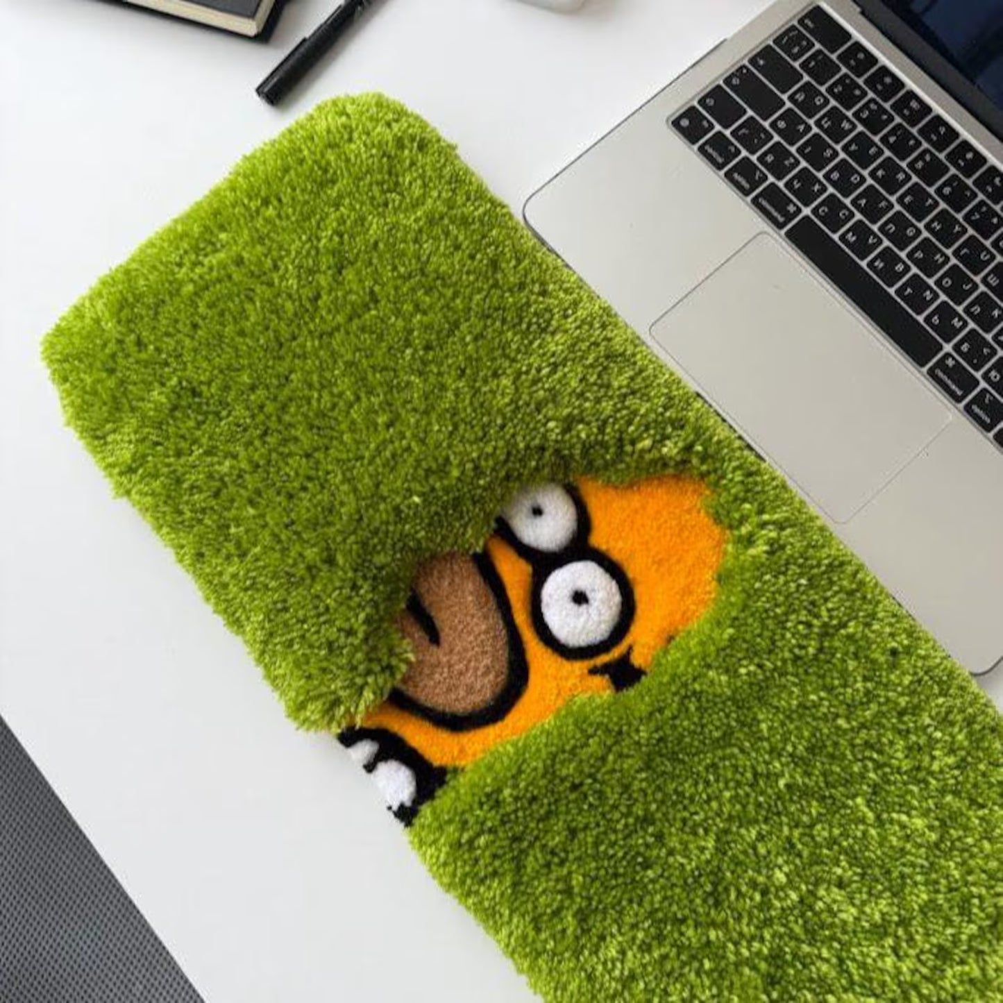 Sneaky Peek Tufted Desk Rug