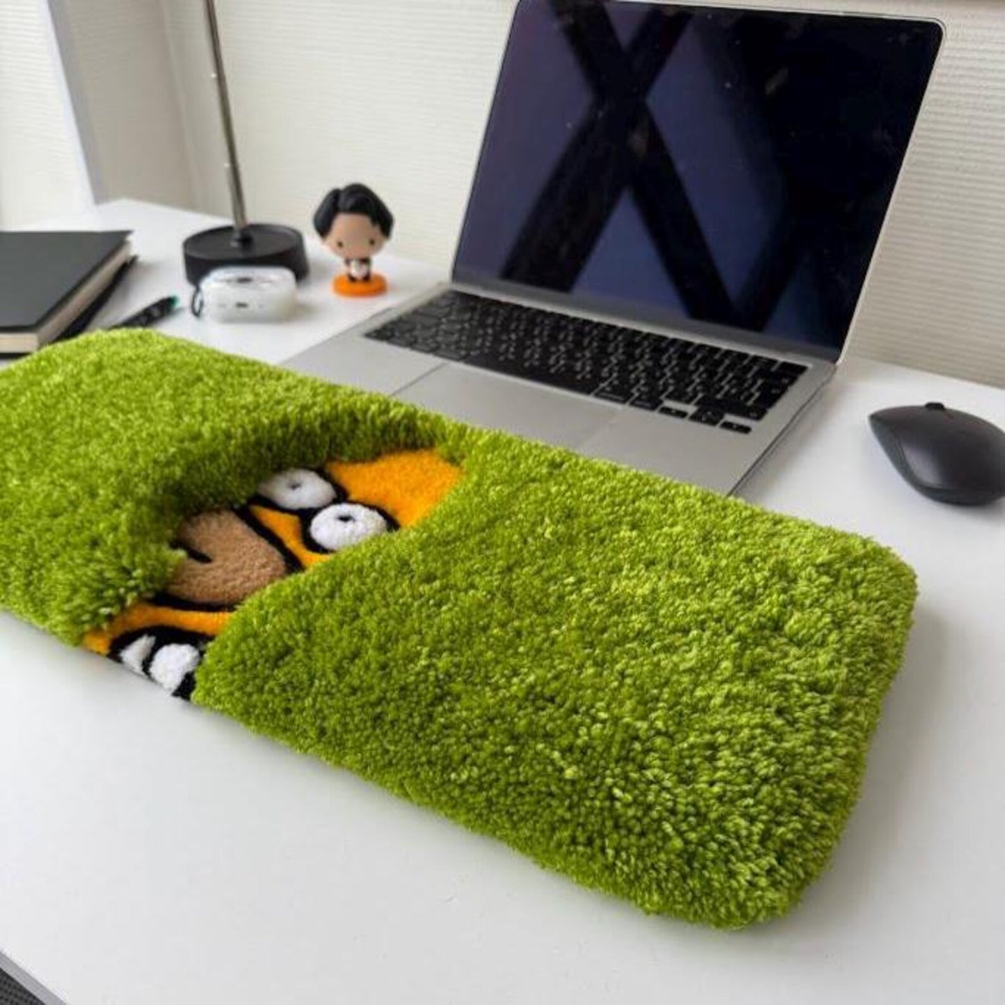 Sneaky Peek Tufted Desk Rug