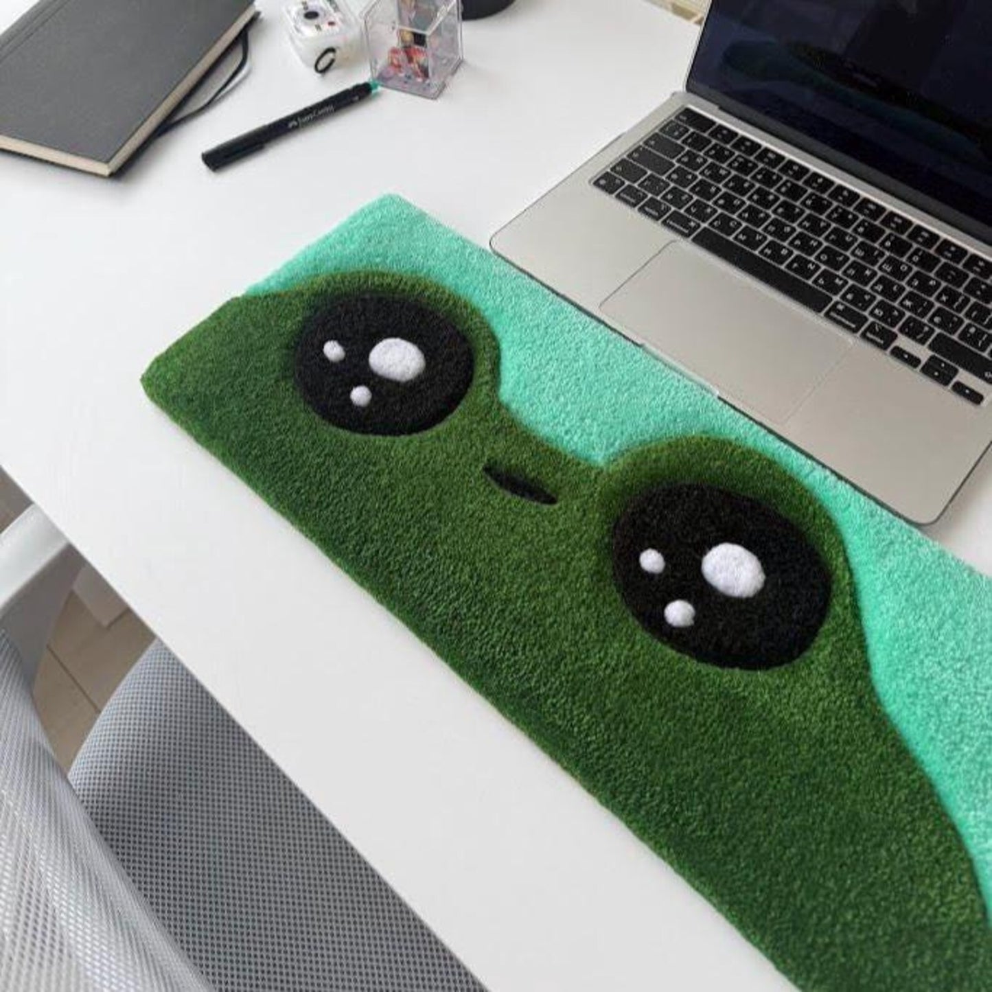 Grumpy Frog Tufted Desk Rug